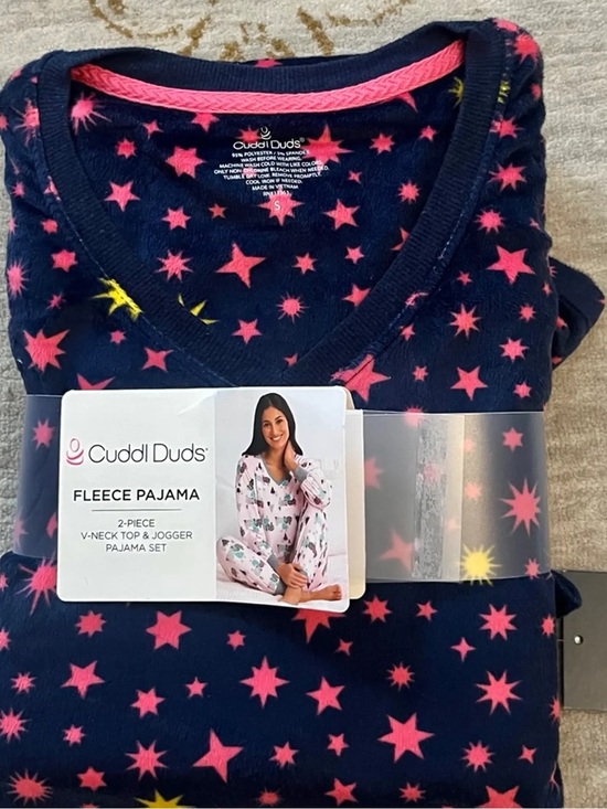 Cuddl Duds Other - Cuddl Duds Navy Fleece Pajama Set with Pink Star Print